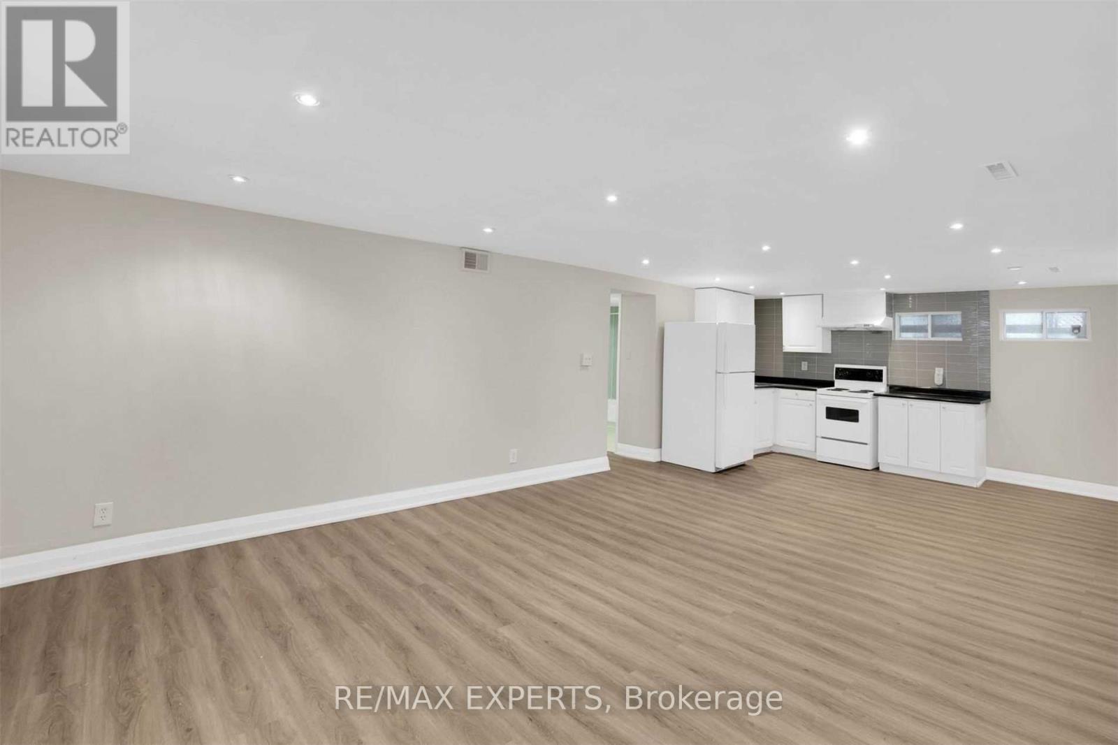 18 Robson Place, Toronto, Ontario  M2R 2Y3 - Photo 23 - C13873112