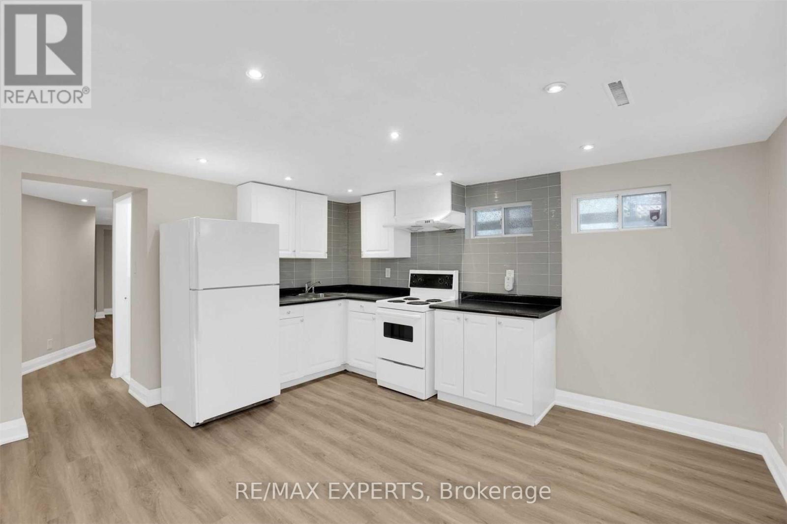 18 Robson Place, Toronto, Ontario  M2R 2Y3 - Photo 24 - C13873112