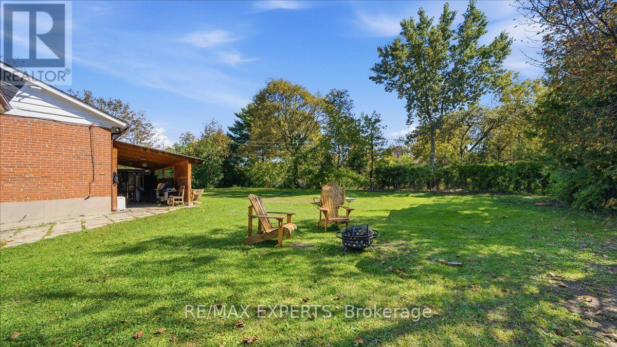18 Robson Place, Toronto, Ontario  M2R 2Y3 - Photo 31 - C13873112
