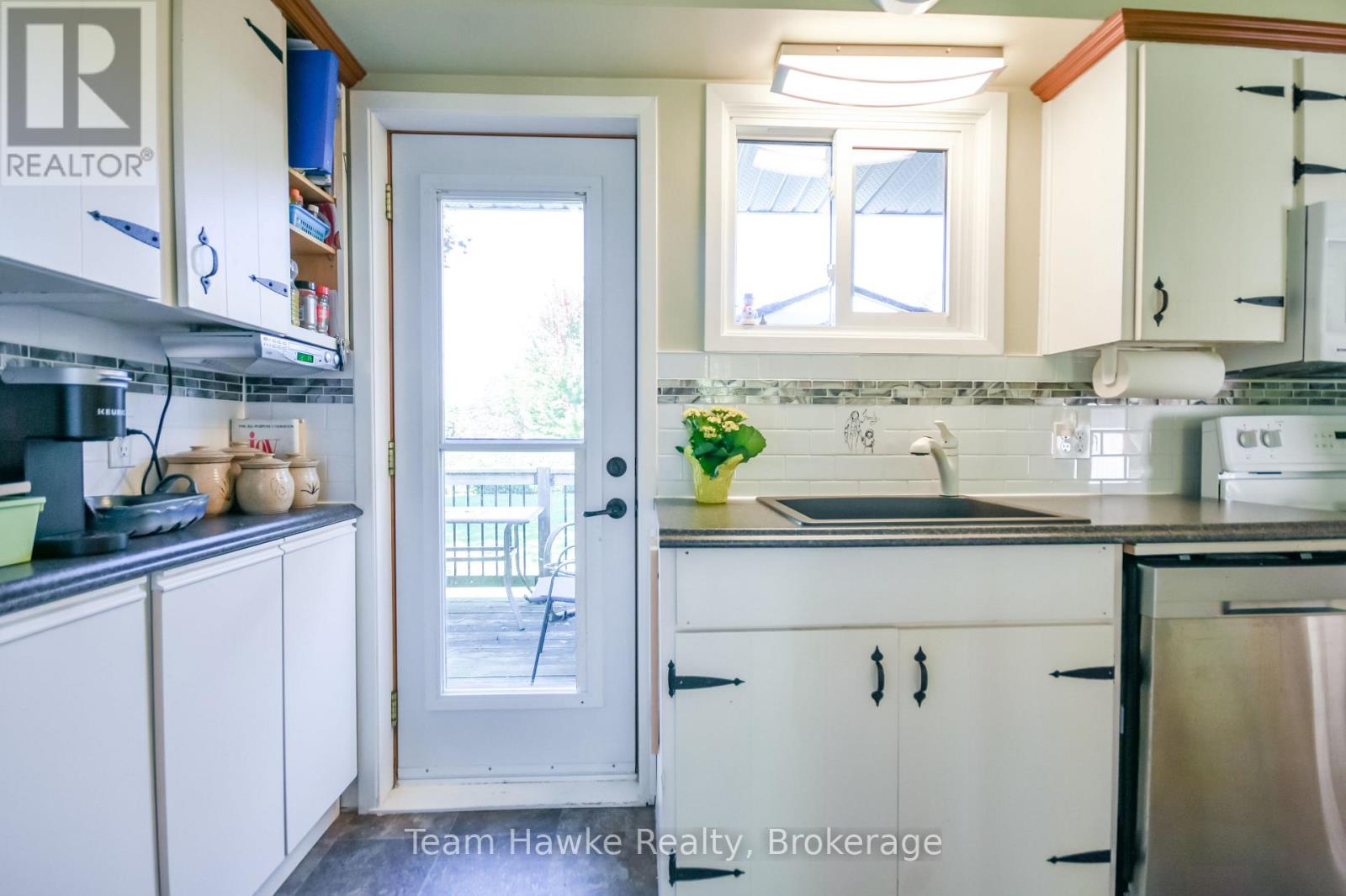 71 Edward Street, Penetanguishene, Ontario  L9M 1J8 - Photo 19 - S13873314