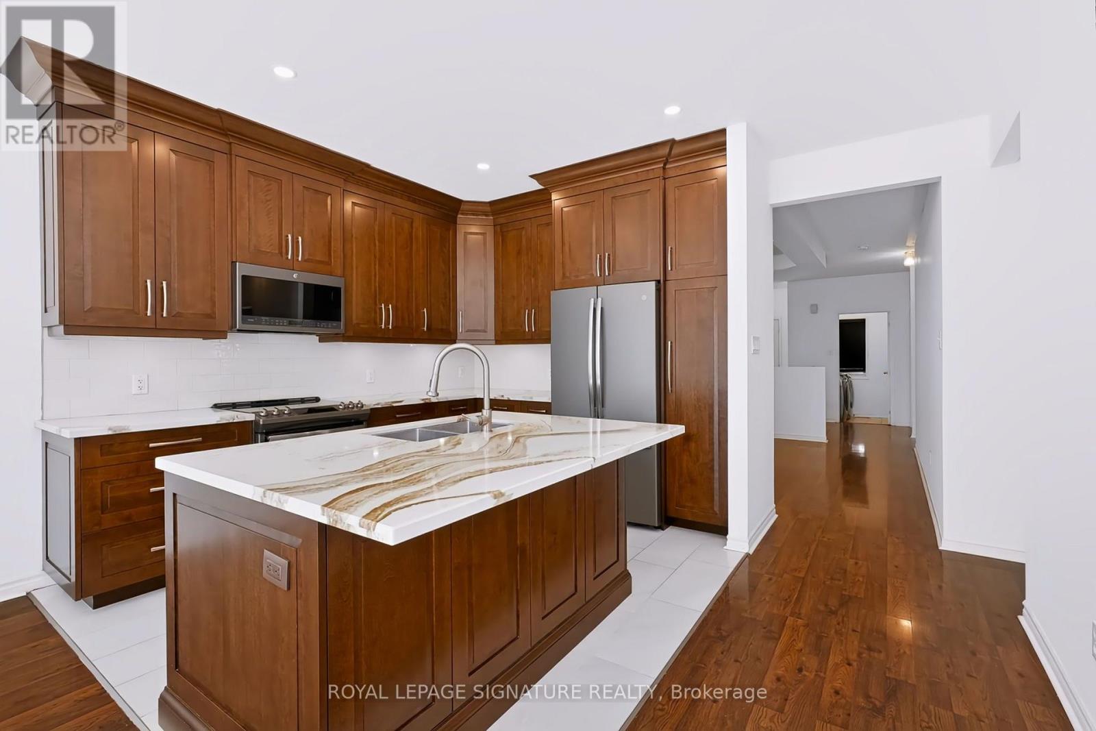 63 Woodroof Crescent, Aurora, Ontario  L4G 7H4 - Photo 15 - N13873224