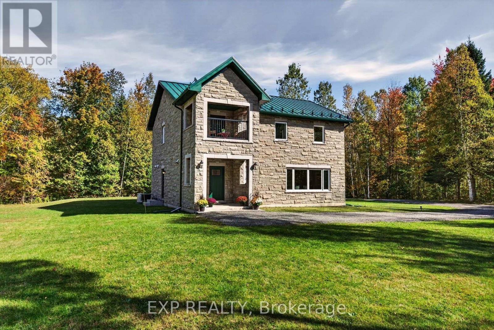 9525 Old Homestead Road, Georgina, Ontario  L0E 1N0 - Photo 3 - N13873258
