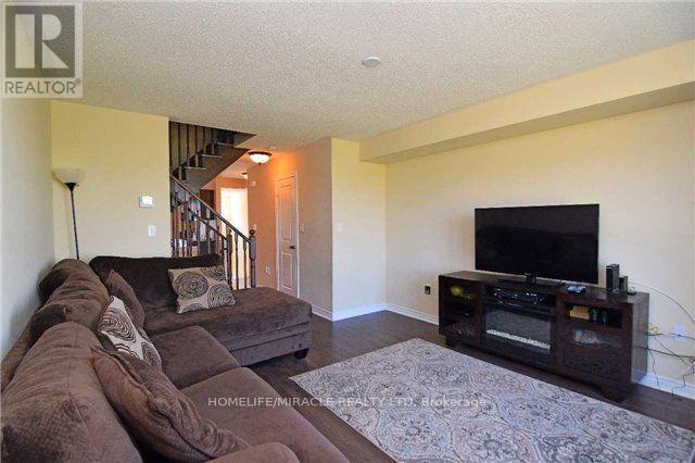 30 Battalion Road, Brampton, Ontario  L7A 4B5 - Photo 5 - W13873138