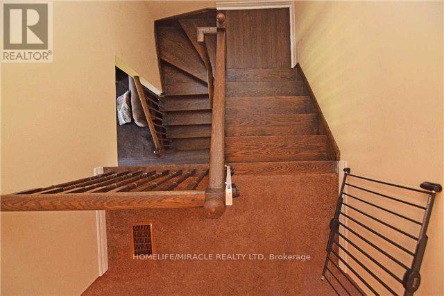 30 Battalion Road, Brampton, Ontario  L7A 4B5 - Photo 7 - W13873138