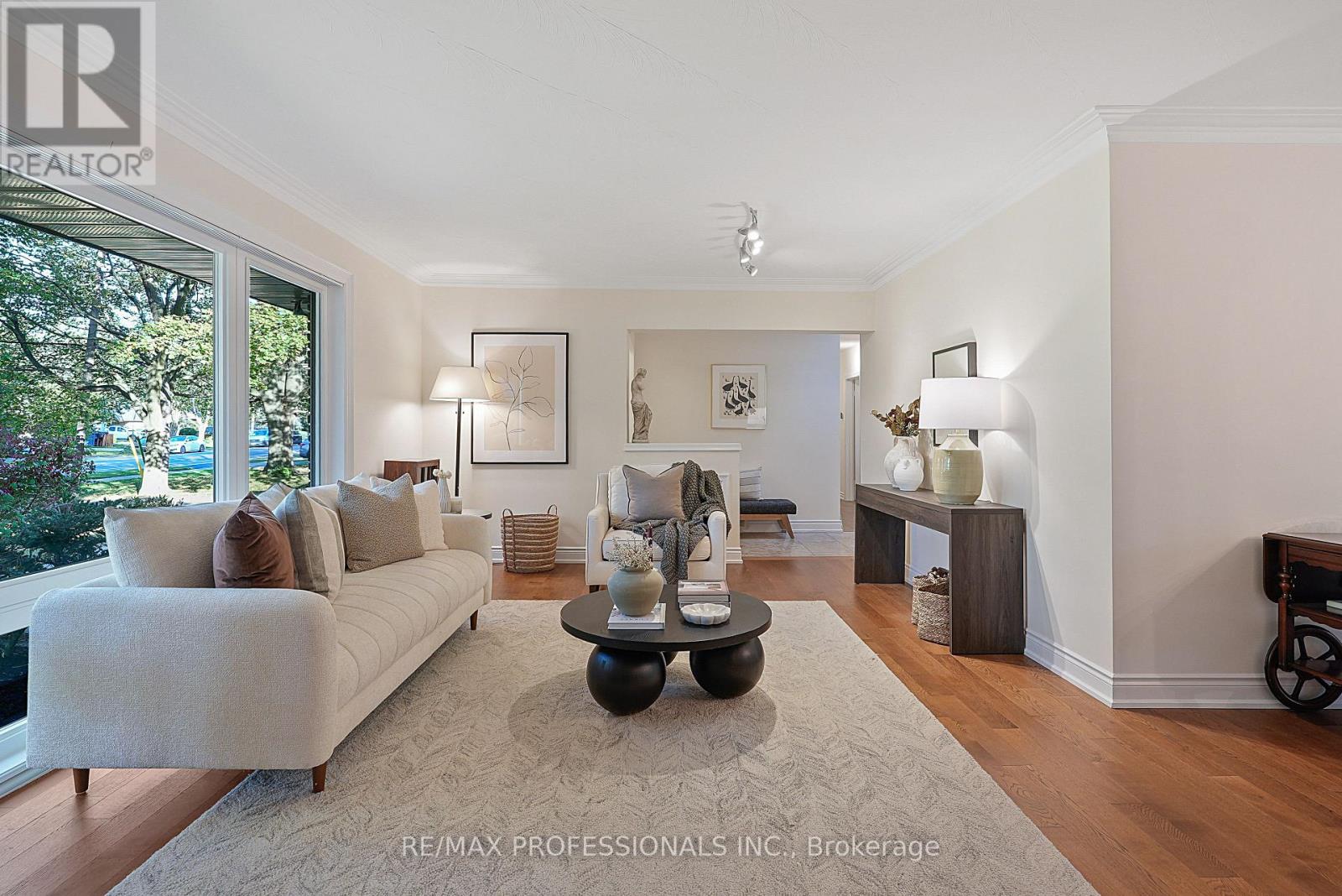 424 The Kingsway, Toronto, Ontario  M9A 3V9 - Photo 4 - W13873252