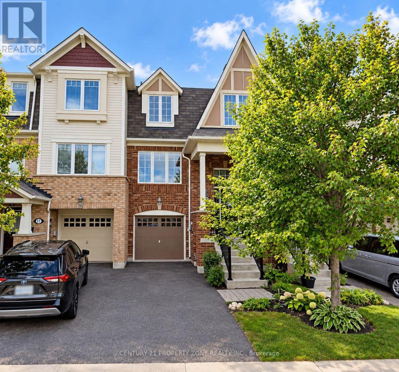 19 Signature Lane, Brampton, Ontario  L7A 0T2 - Photo 1 - W13873334