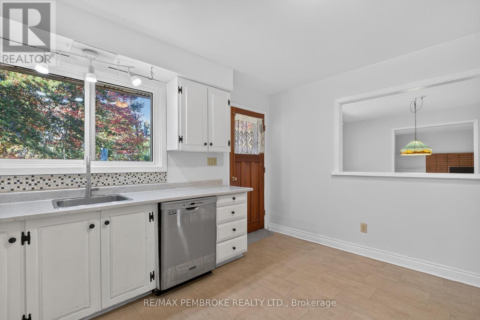 14 Roy Street, Petawawa, Ontario  K8H 3A6 - Photo 15 - X13870466