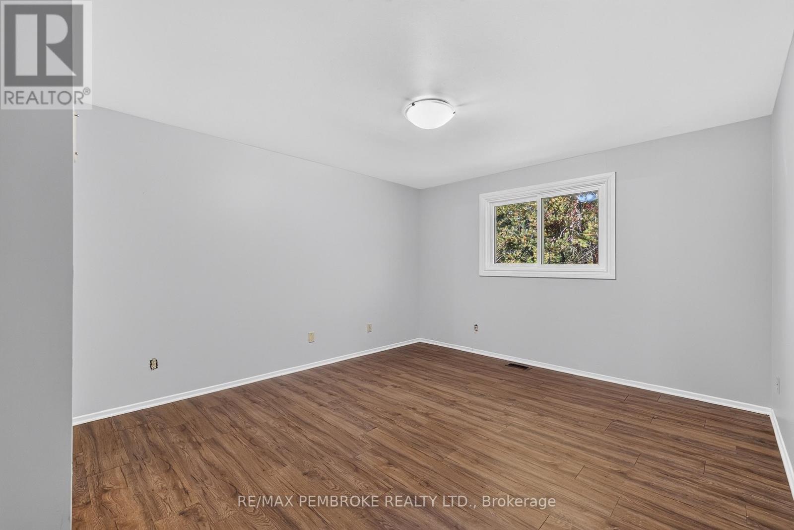 14 Roy Street, Petawawa, Ontario  K8H 3A6 - Photo 20 - X13870466