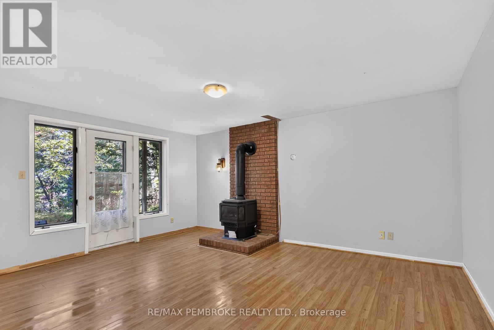 14 Roy Street, Petawawa, Ontario  K8H 3A6 - Photo 30 - X13870466