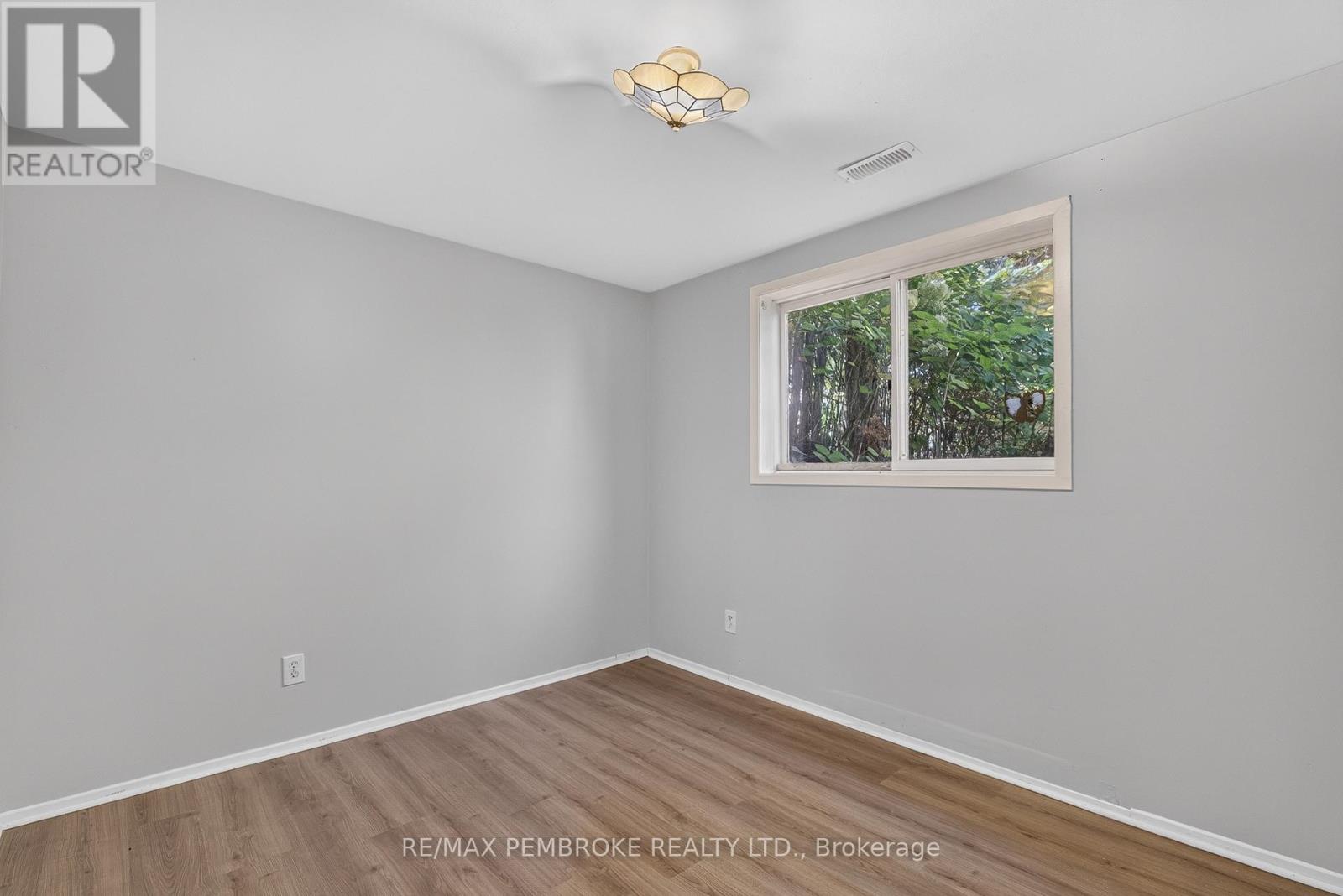 14 Roy Street, Petawawa, Ontario  K8H 3A6 - Photo 38 - X13870466