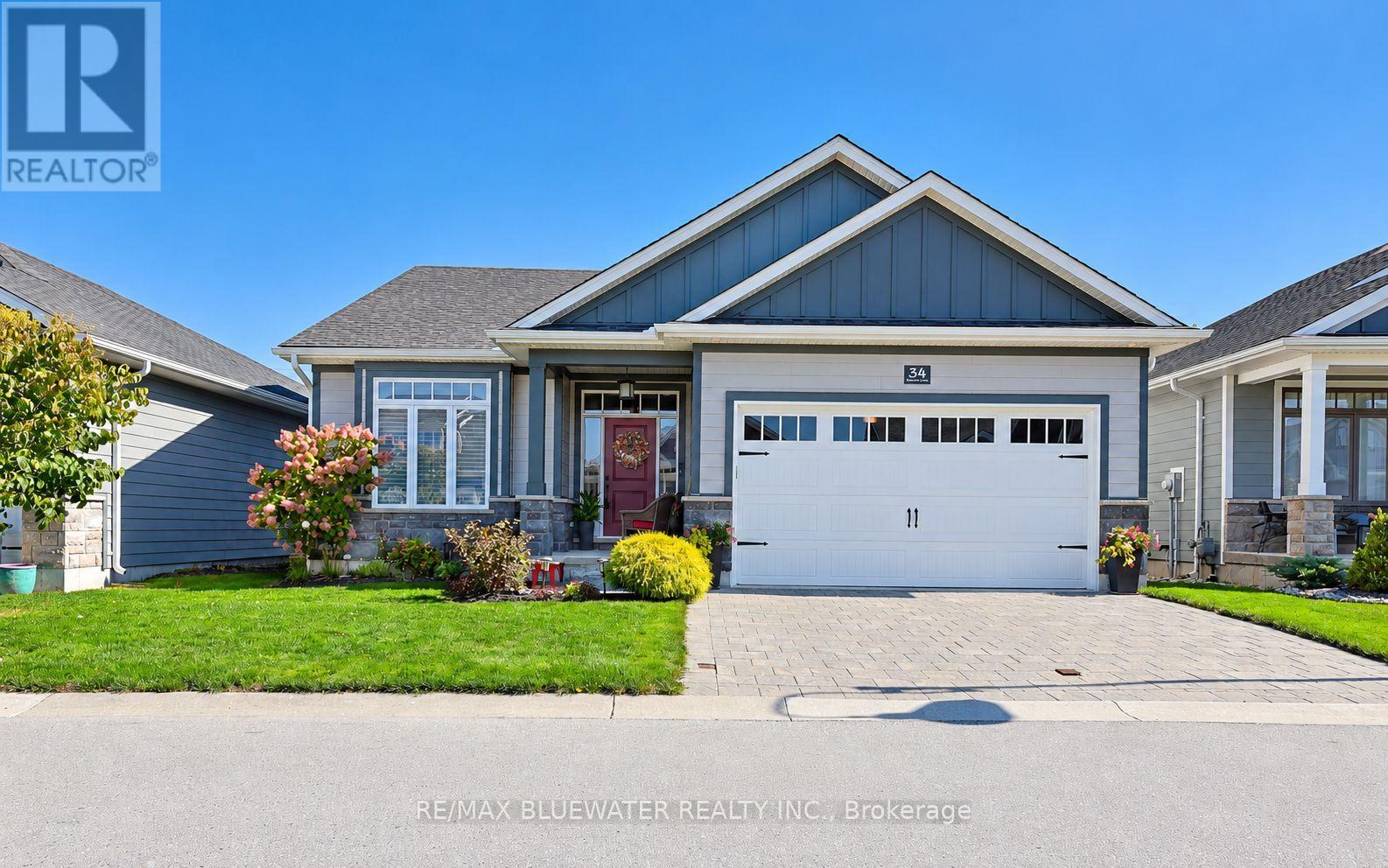 34 SUNRISE LANE, Lambton Shores, Ontario