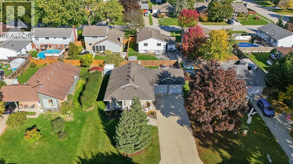 218 Blackthorn Crescent, St Clair, Ontario  N0N 1G0 - Photo 4 - 26024004