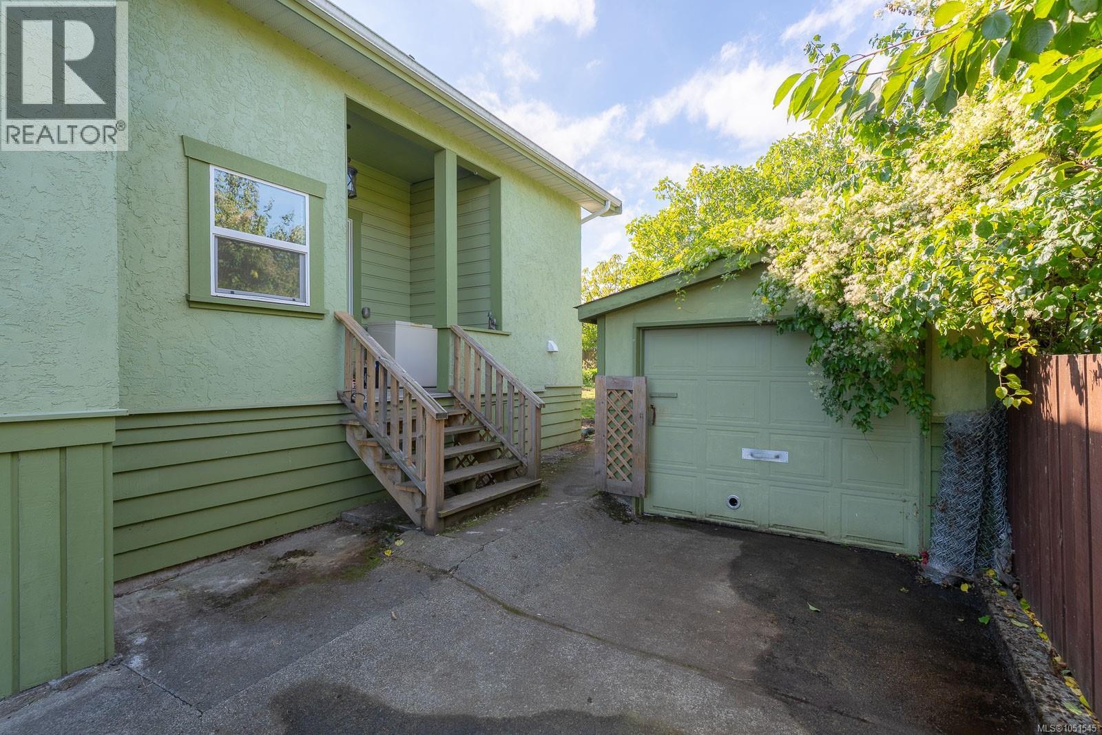 121 Harvey St