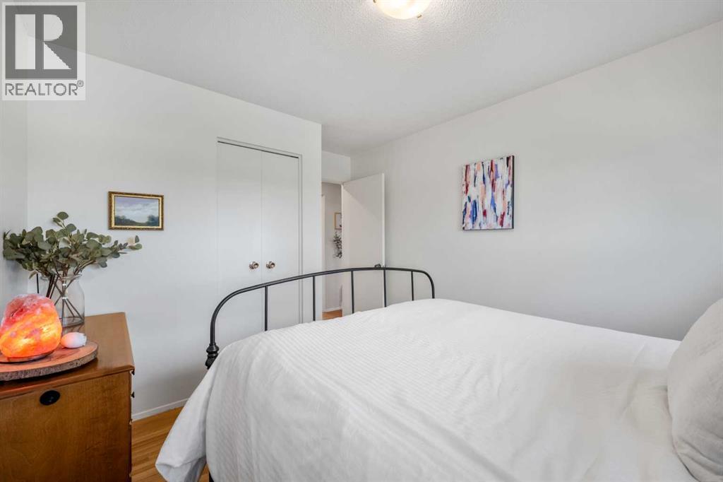 68 Lake Emerald Road SE, Calgary, Alberta  T2J 2J7 - Photo 25 - A2349616