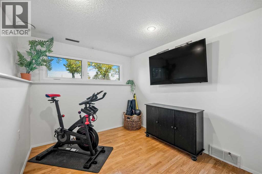 68 Lake Emerald Road SE, Calgary, Alberta  T2J 2J7 - Photo 35 - A2349616