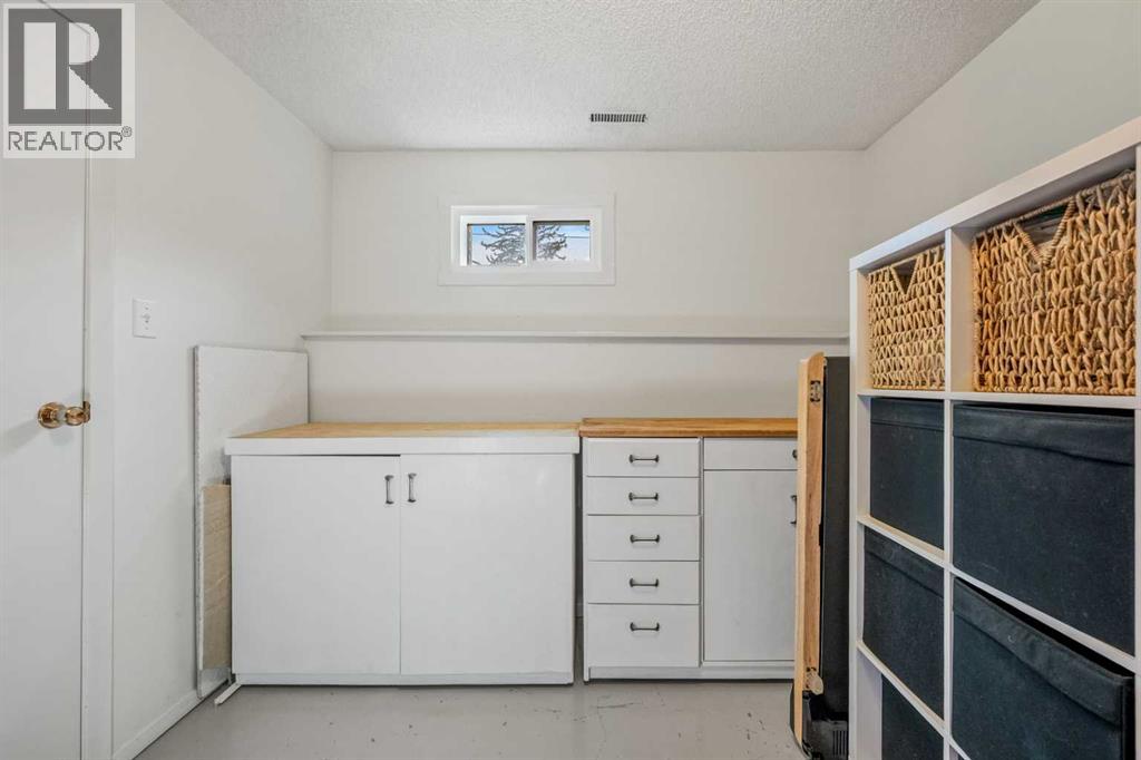 68 Lake Emerald Road SE, Calgary, Alberta  T2J 2J7 - Photo 41 - A2349616