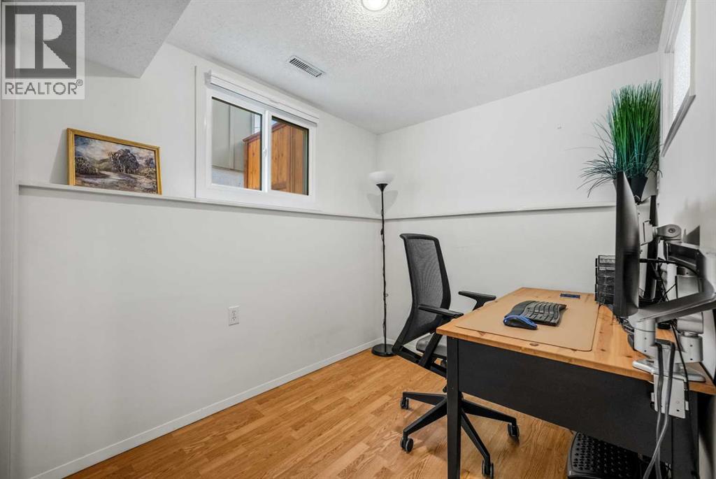 68 Lake Emerald Road SE, Calgary, Alberta  T2J 2J7 - Photo 36 - A2349616