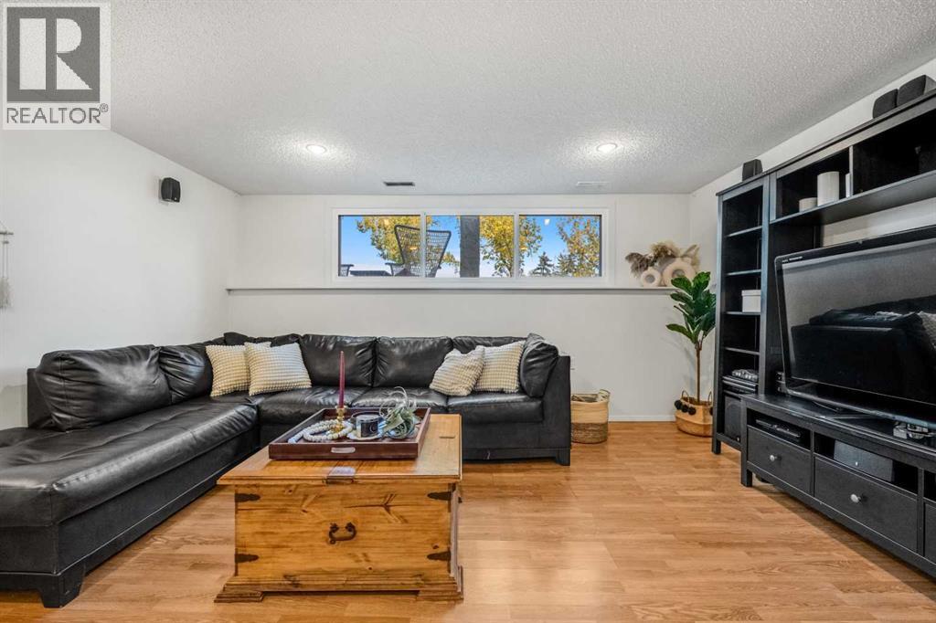 68 Lake Emerald Road SE, Calgary, Alberta  T2J 2J7 - Photo 31 - A2349616