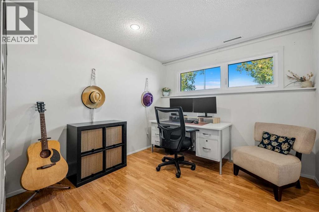68 Lake Emerald Road SE, Calgary, Alberta  T2J 2J7 - Photo 33 - A2349616