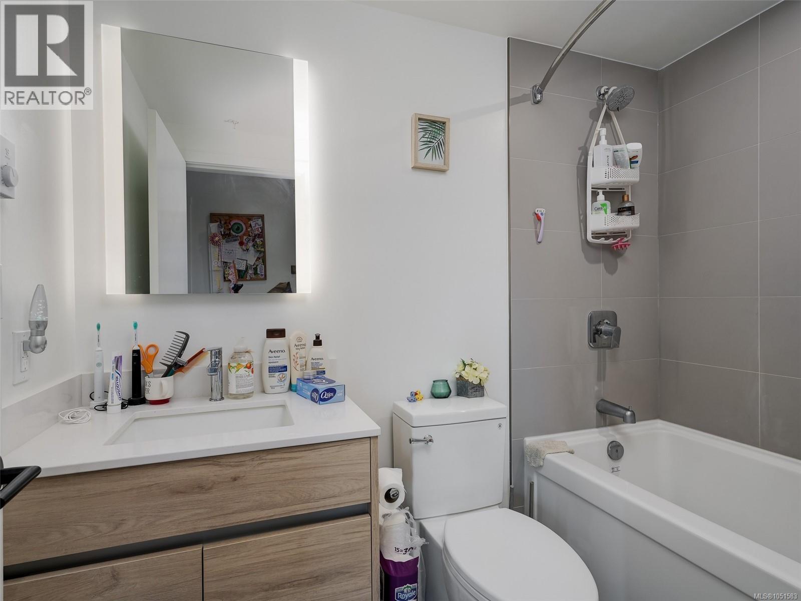 409 1097 View St