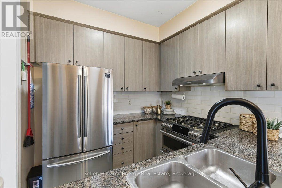 2464 Earl Grey Avenue, Pickering, Ontario  L1X 0B9 - Photo 12 - E13873446