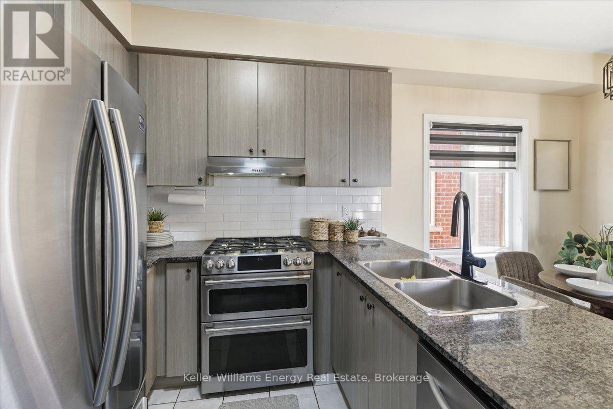 2464 Earl Grey Avenue, Pickering, Ontario  L1X 0B9 - Photo 13 - E13873446