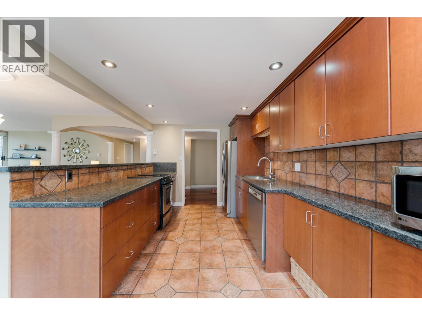 1801 717 JERVIS STREET
