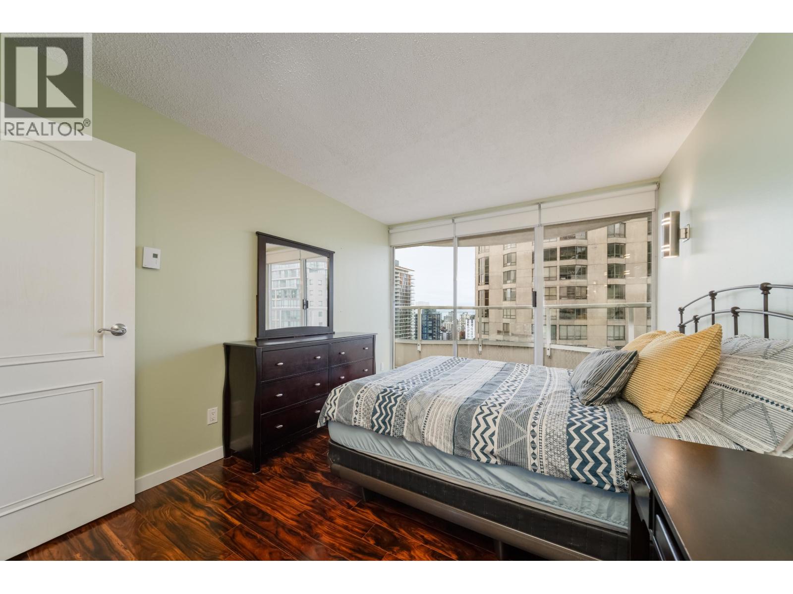 1801 717 JERVIS STREET