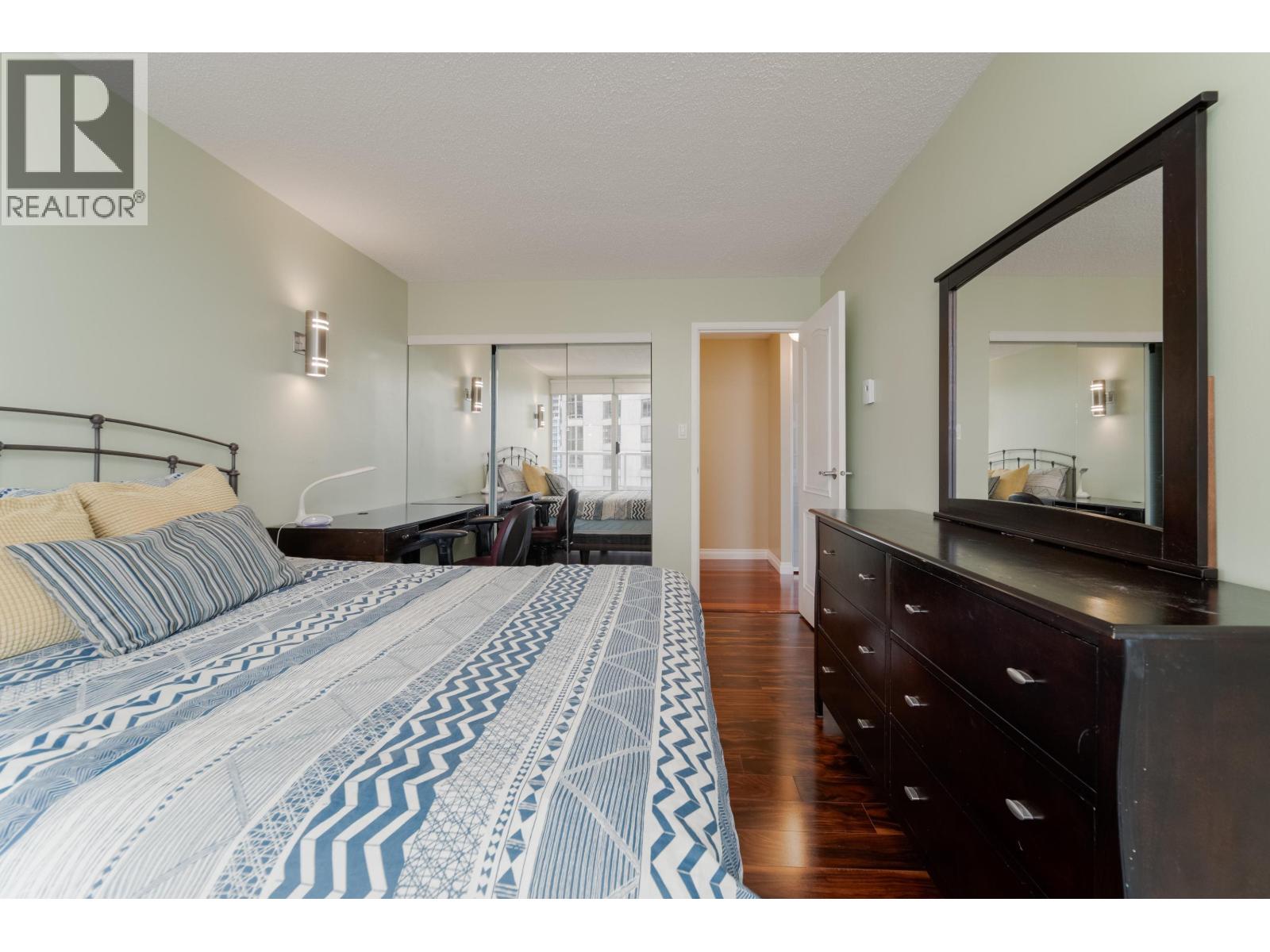 1801 717 JERVIS STREET