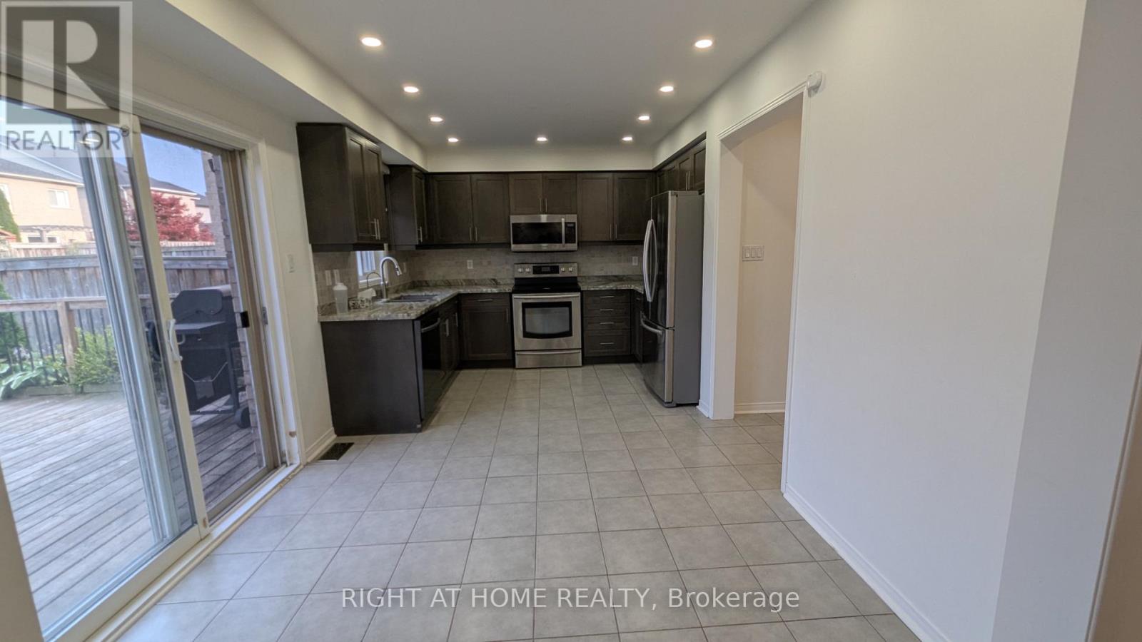 Main & Upper - 5 Faris Street, Bradford West Gwillimbury (Bradford), Ontario  L3Z 0C6 - Photo 13 - N13873348