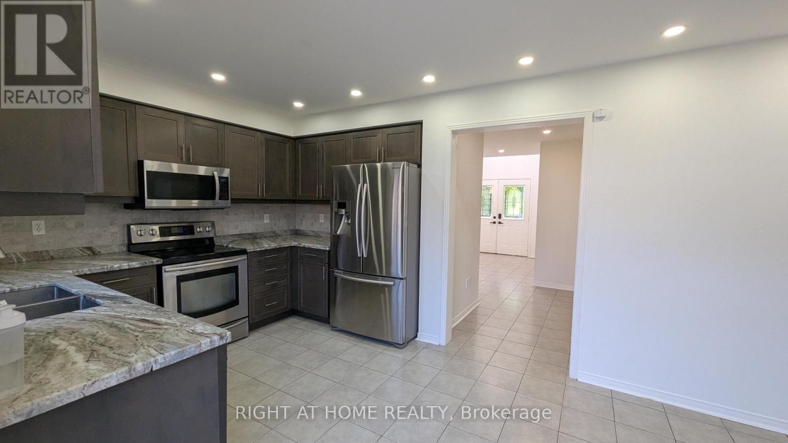 Main & Upper - 5 Faris Street, Bradford West Gwillimbury (Bradford), Ontario  L3Z 0C6 - Photo 14 - N13873348