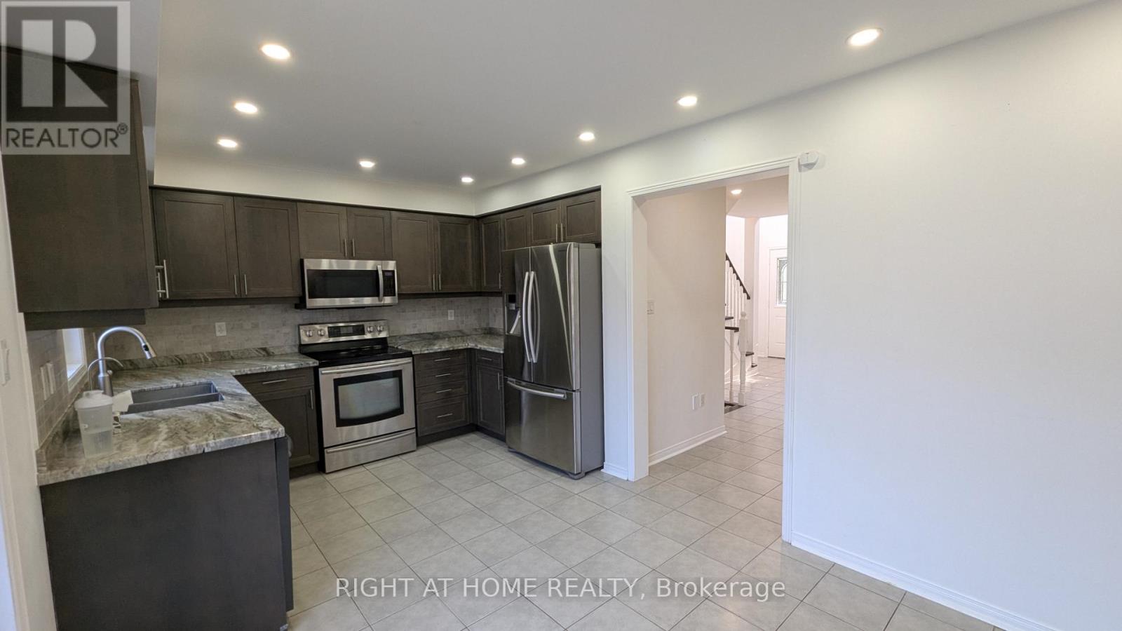 Main & Upper - 5 Faris Street, Bradford West Gwillimbury (Bradford), Ontario  L3Z 0C6 - Photo 15 - N13873348