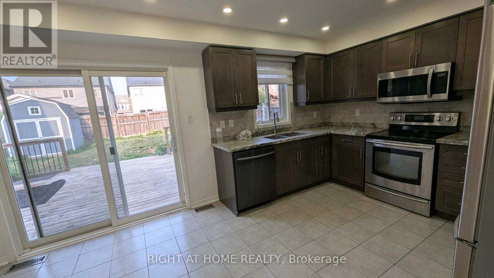Main & Upper - 5 Faris Street, Bradford West Gwillimbury (Bradford), Ontario  L3Z 0C6 - Photo 22 - N13873348