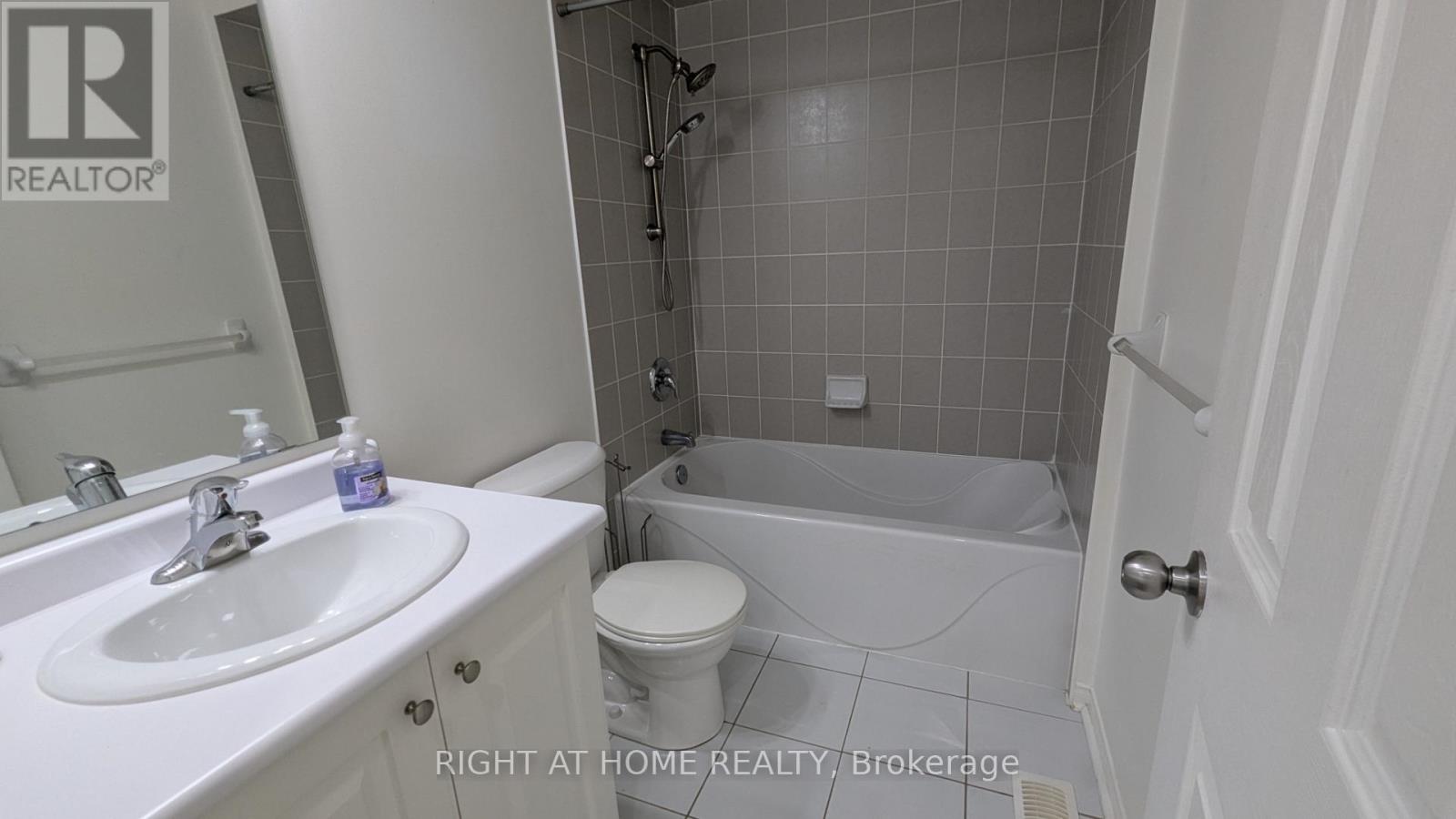 Main & Upper - 5 Faris Street, Bradford West Gwillimbury (Bradford), Ontario  L3Z 0C6 - Photo 29 - N13873348