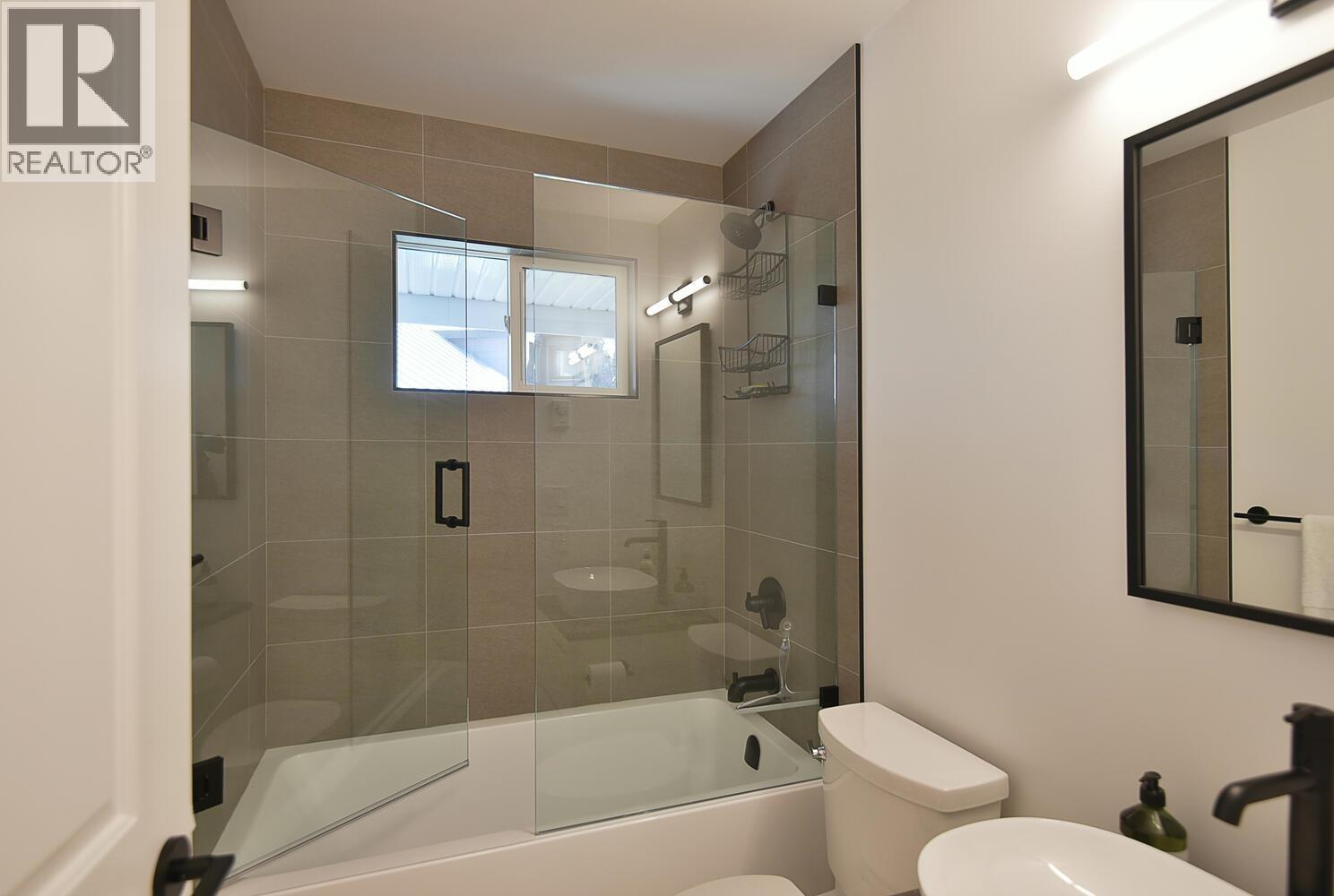 5350 Susan Way, Halfmoon Bay, British Columbia  V7Z 1B5 - Photo 21 - R3173422