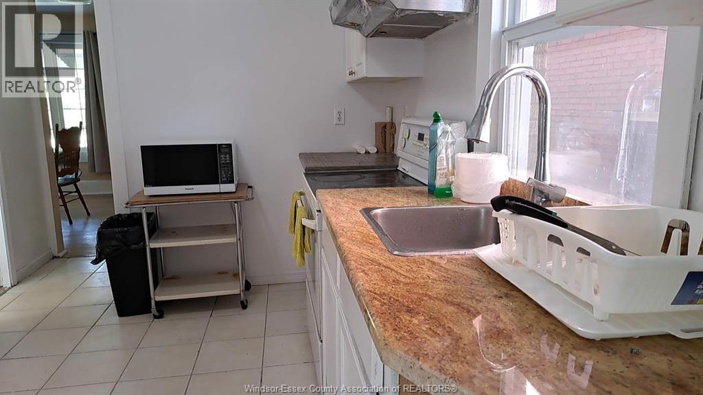 438 Rankin, Windsor, Ontario  N9B 2R7 - Photo 8 - 26024758