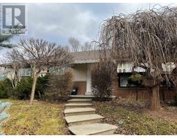 561 WEIR AVENUE, Oakville, Ontario