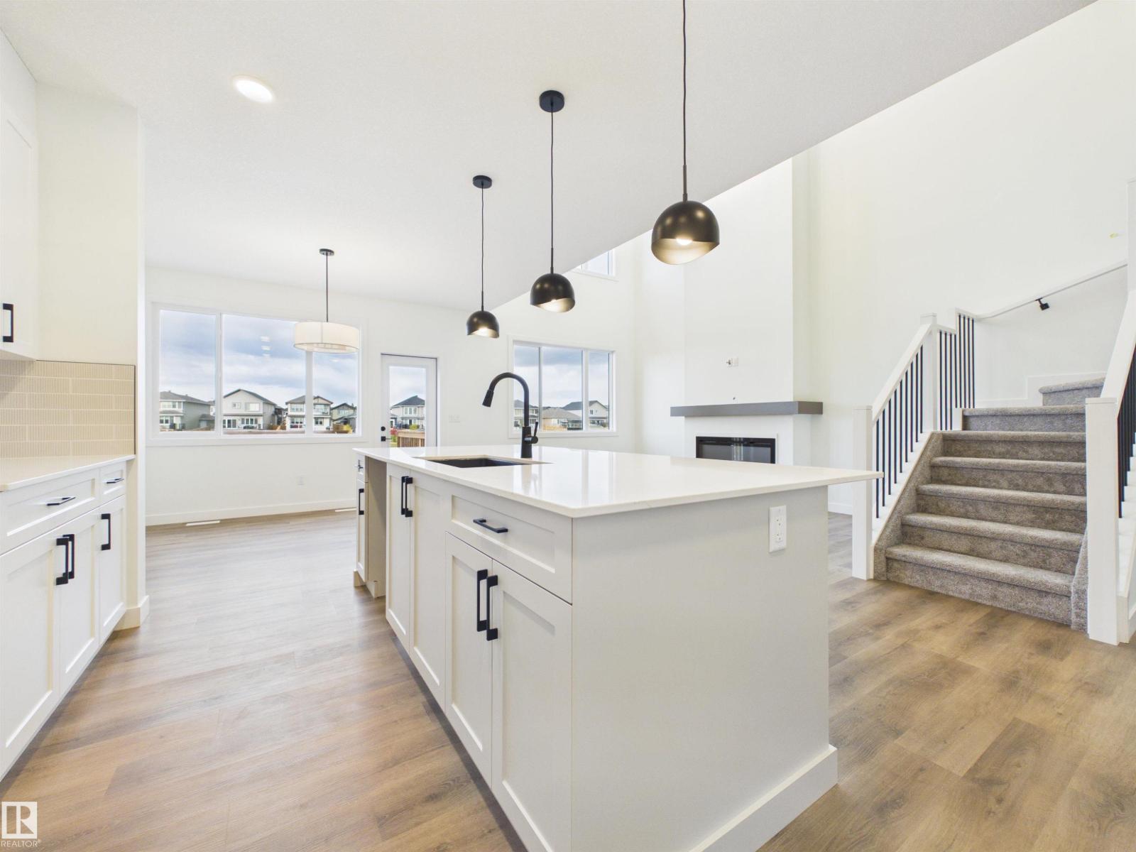 120 CALEDON CR