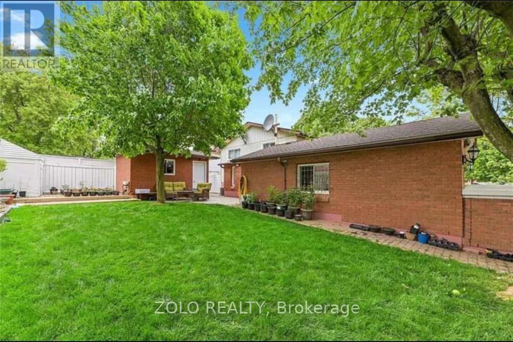 Lower - 1 Garrow Drive W, Hamilton, Ontario  L9C 6G8 - Photo 2 - X13873444