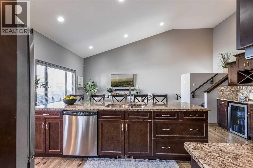 588 Vista Drive SE