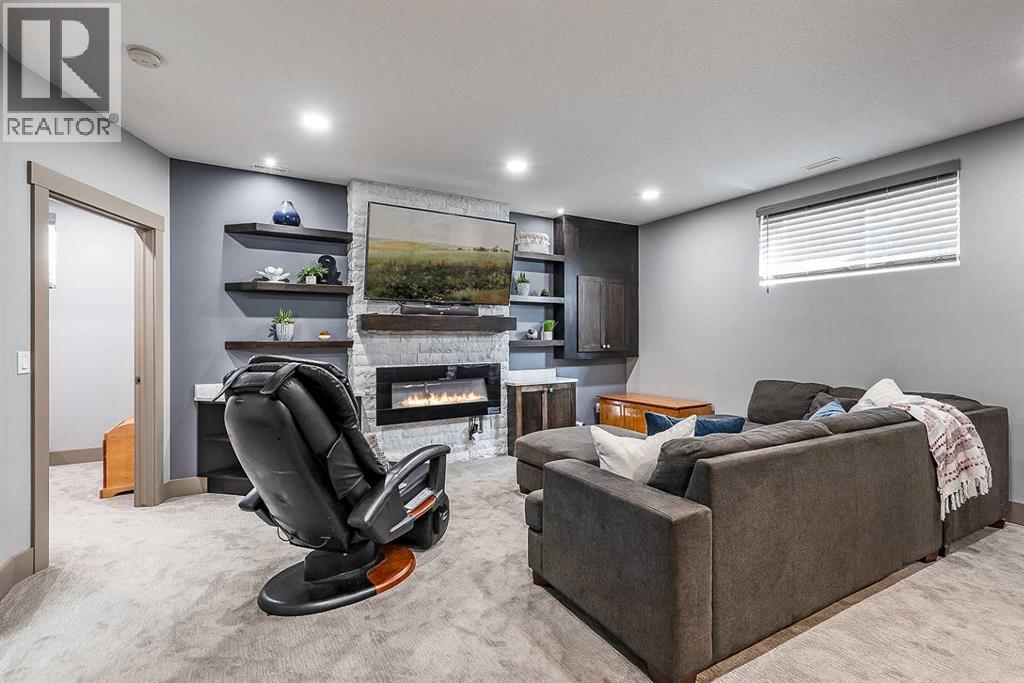 588 Vista Drive SE
