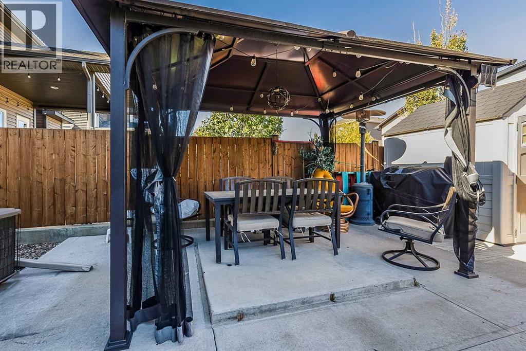 588 Vista Drive SE