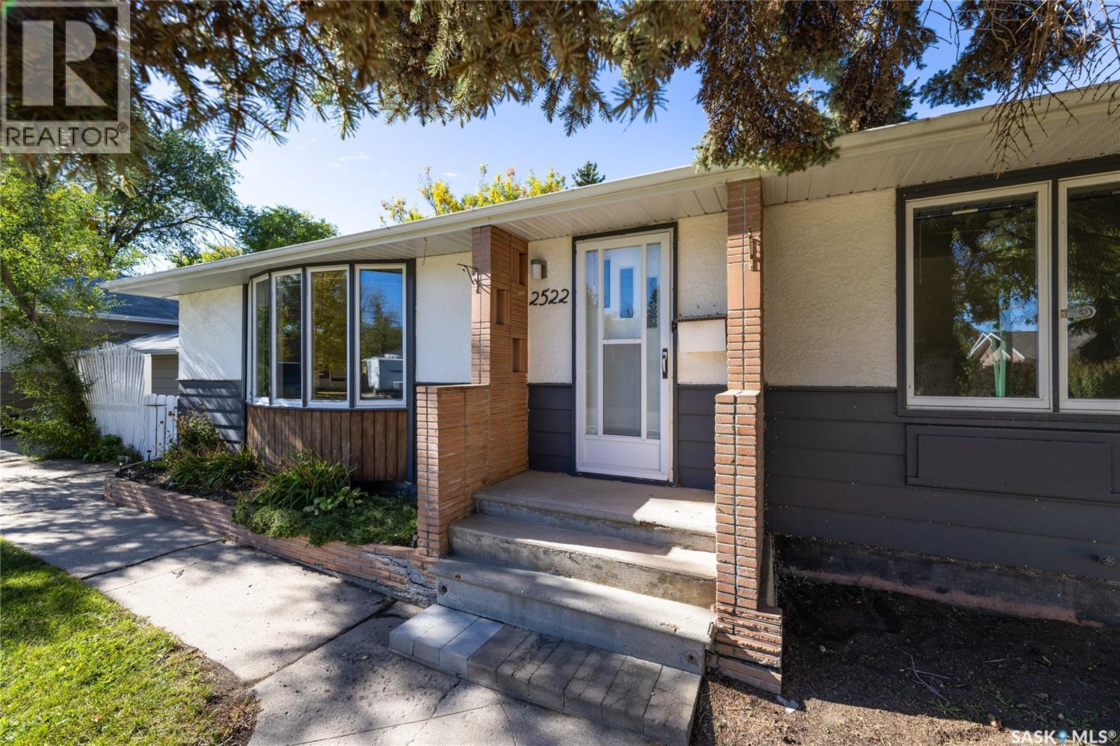 2522 William Avenue, Saskatoon, Saskatchewan  S7J 1B3 - Photo 2 - SK050532