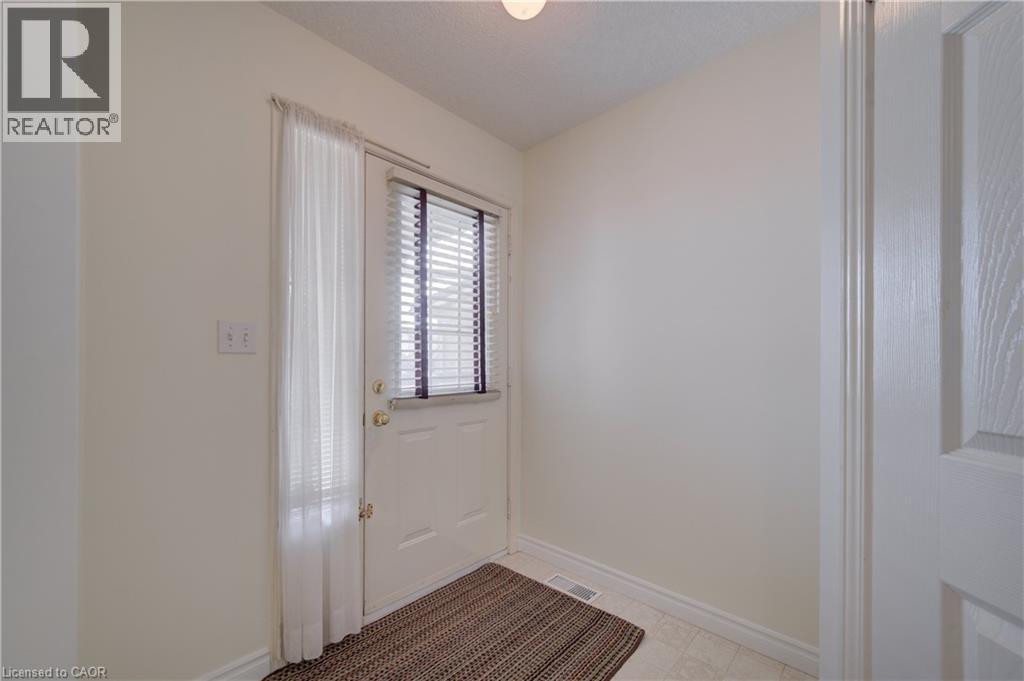 1064 Copper Leaf Crescent, Kitchener, Ontario  N2E 3W4 - Photo 4 - 40860661