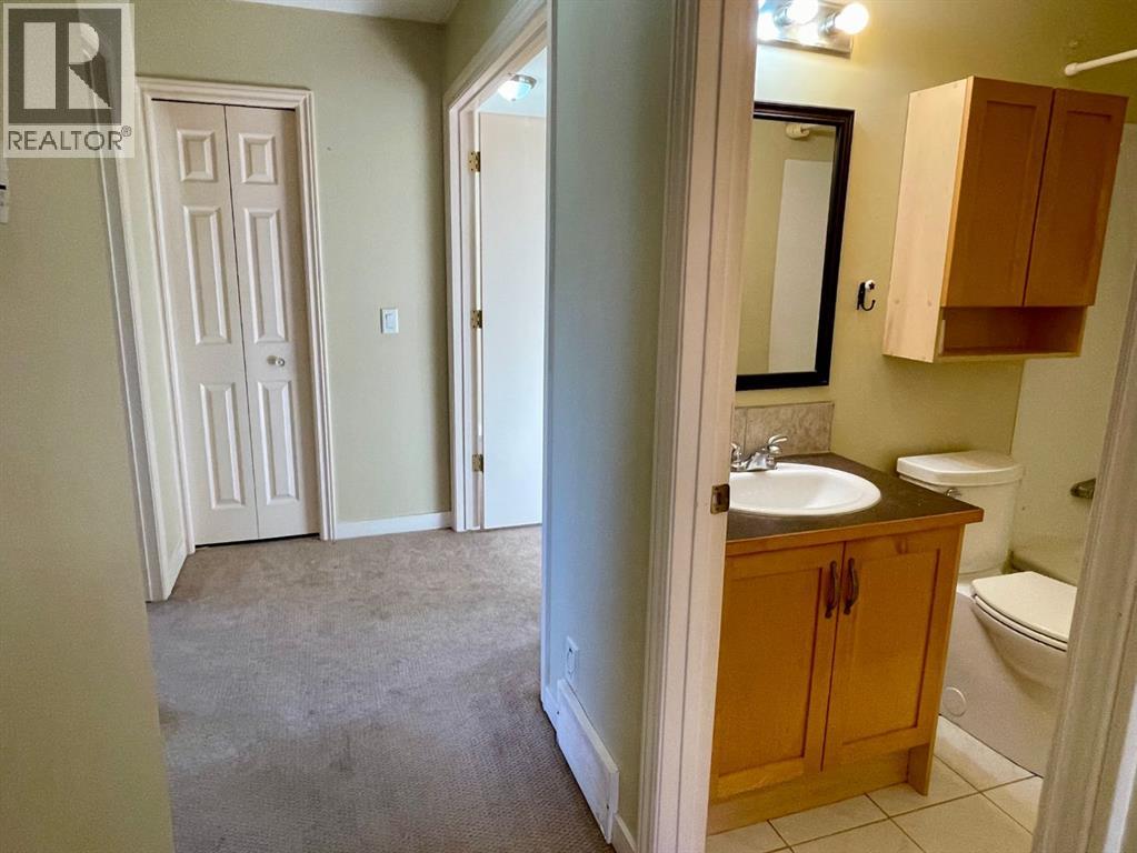 247 Bracewood Road SW, Calgary, Alberta  T2W 3C2 - Photo 15 - A2346722