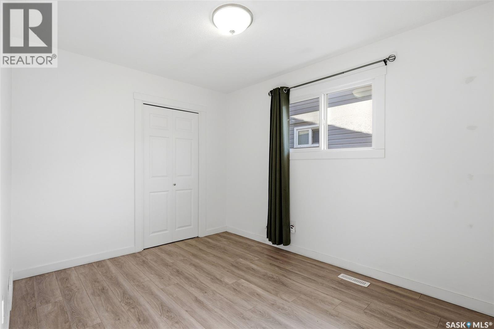 1502 Grosvenor Street, Regina, Saskatchewan  S4N 4C6 - Photo 14 - SK050567