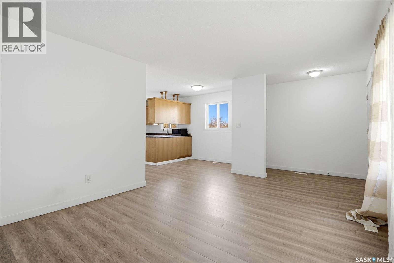 1502 Grosvenor Street, Regina, Saskatchewan  S4N 4C6 - Photo 7 - SK050567