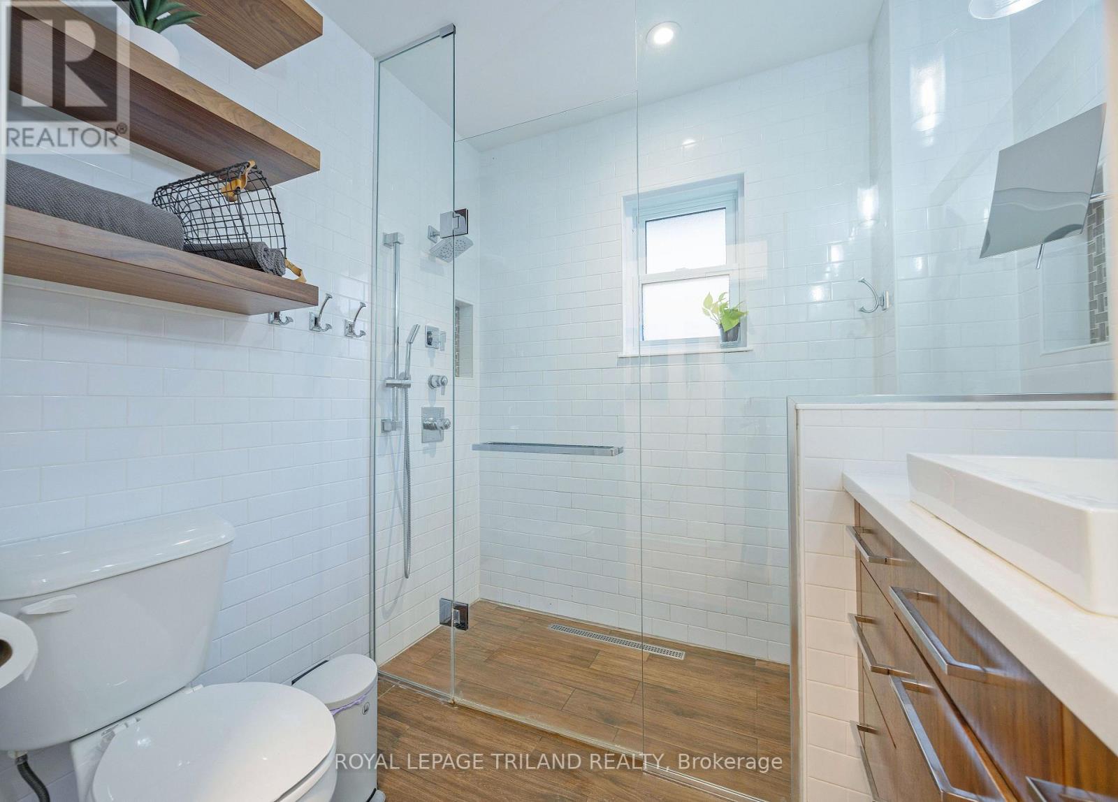 8 Mckenzie Avenue, London South, Ontario  N6C 1V2 - Photo 18 - X13873620