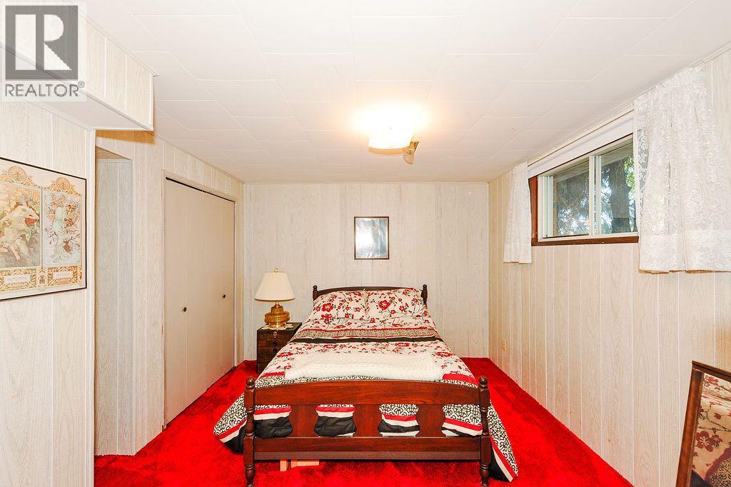 5907 43 Avenue, Camrose, Alberta  T4V 0A5 - Photo 23 - A2350136