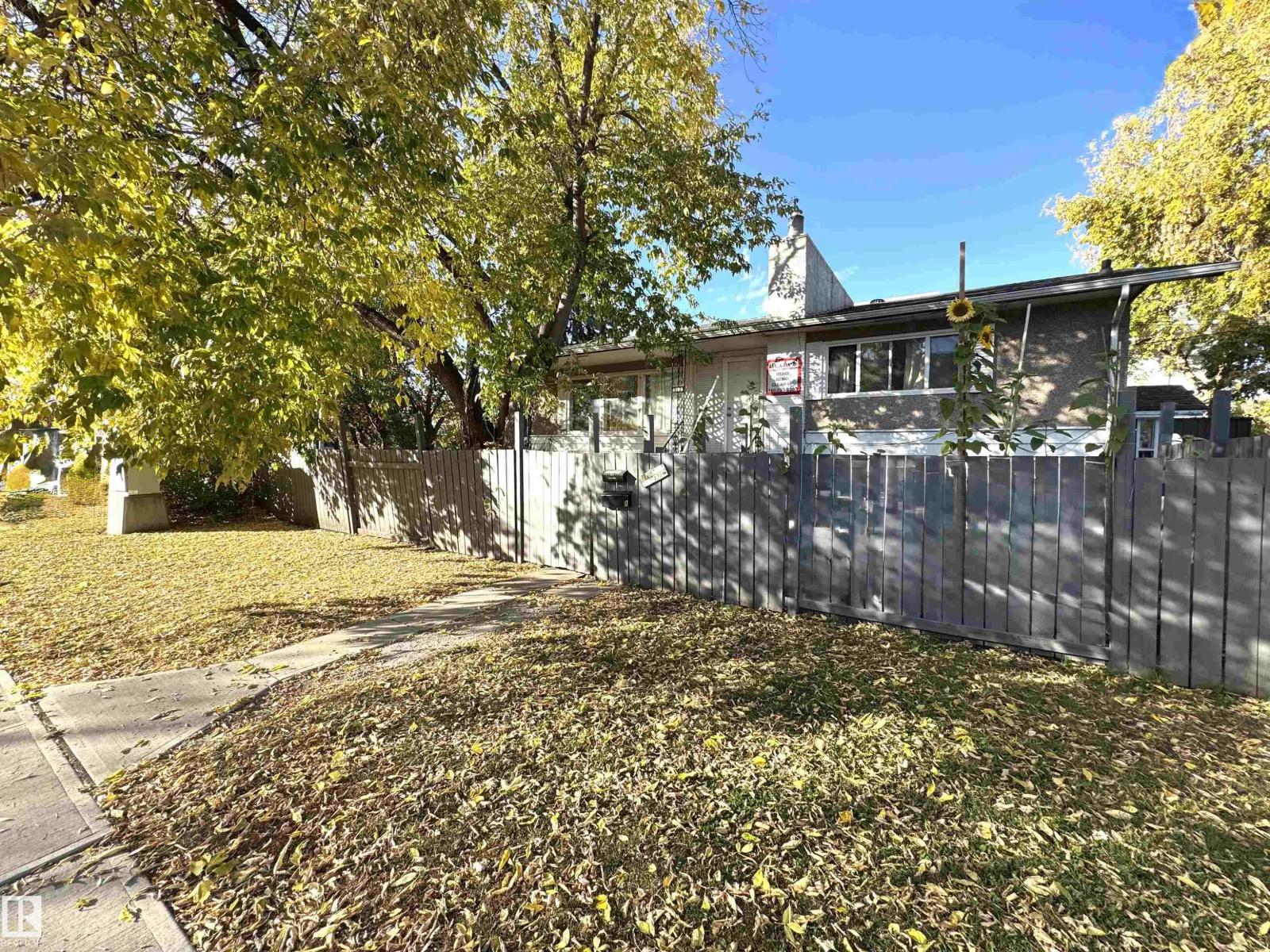 8108 124 AV NW